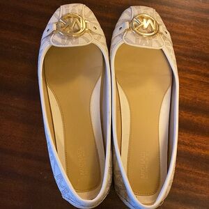 Michael Kors women’s size 8.5 dress shoe flats